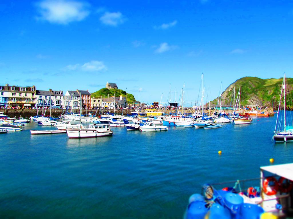 Hele Valley Holiday Park Ilfracombe Exterior foto